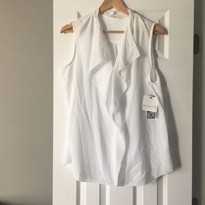 NWT White sleeveless blouse